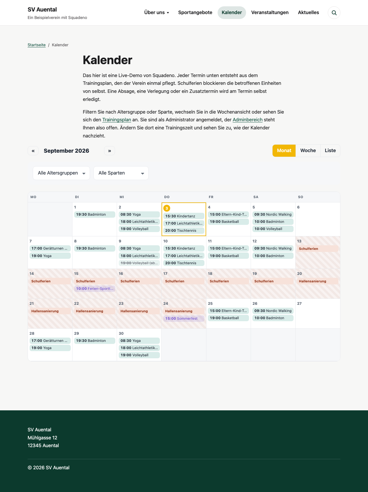 Der Vereinskalender: Training, Veranstaltungen und Schließzeiten an einer Stelle, als Monat, als Woche oder als Trainingsplan. Ferien blocken die betroffenen Stunden, eine abgesagte bleibt durchgestrichen sichtbar.